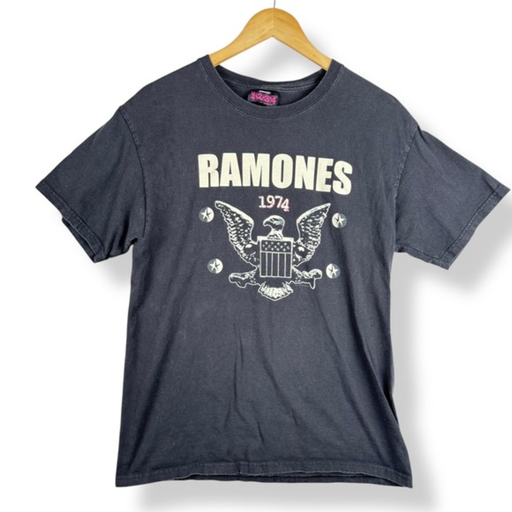 Ramones Band Tee Shirt Size Medium Black 1974 Graphic Punk Rock Y2K‎ Era Merch